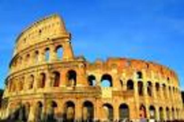 acontecimientos importantes a nivel internacional  El Coliseo de Roma, en Italia.