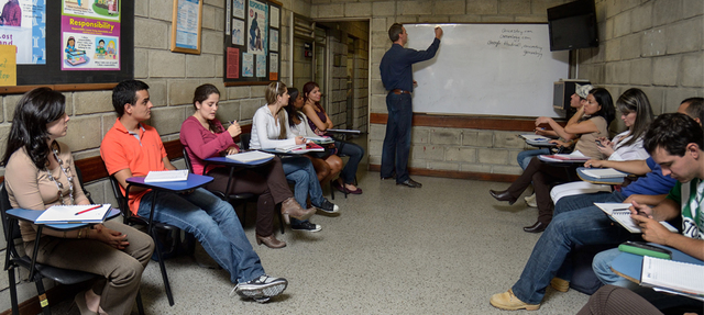 Starts studying at Colombo Americano