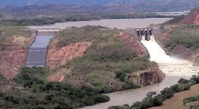 Represa de la central hidroeléctrica de Betania en el Huila. (1987)