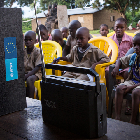 La radio tiene un impacto social y proporciona acceso a la información