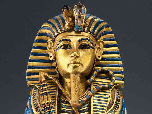 E: King Tut dies