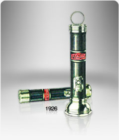 1926-1937 Energizer made the firts flash light to have a ring on the end of it