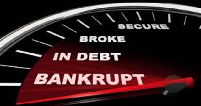 Napster goes bankrupt and people are using the internet