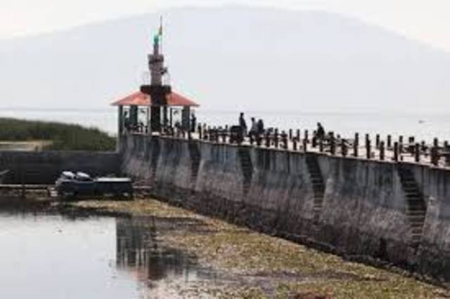 El lago pierde 50 Km2
