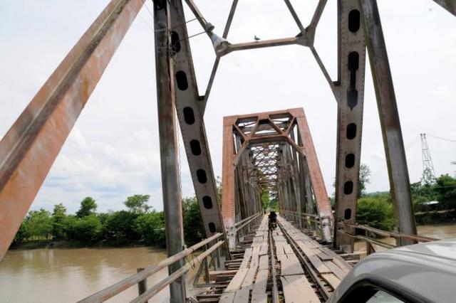 INICIA LA VÍA FÉRREA ENTRE BOGOTA Y LA DORADA