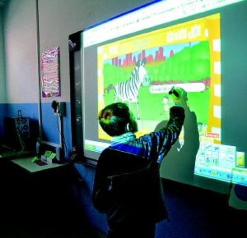 Tecnología láser, enseñanza virtual, celulares de alta gama