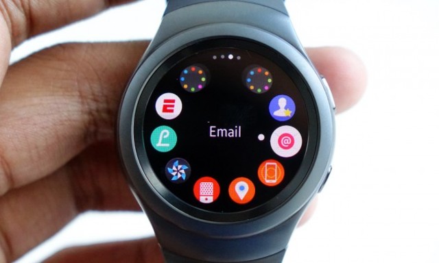 RELOJ INTELIGENTE (EN INGLÉS: SMARTWATCH)