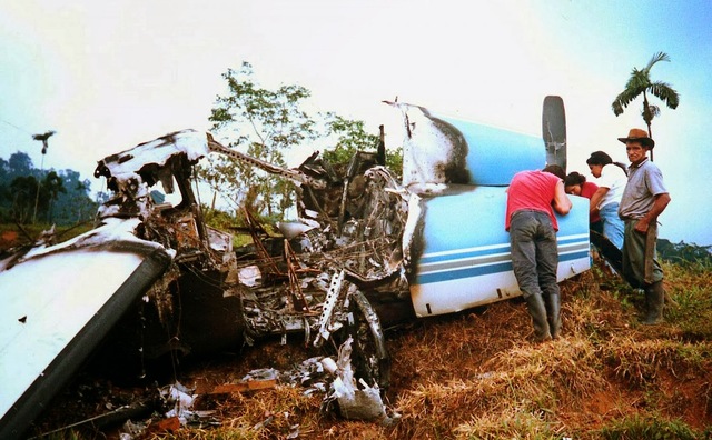 avión de la Cruz Roja