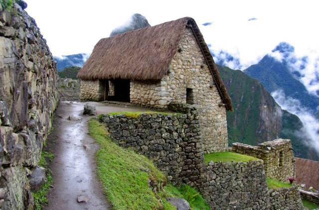 CONSTRUCCION LUGARA ESPIRITUAL  Y RESIDENCIA DE DESCANSO PACHACUTEC