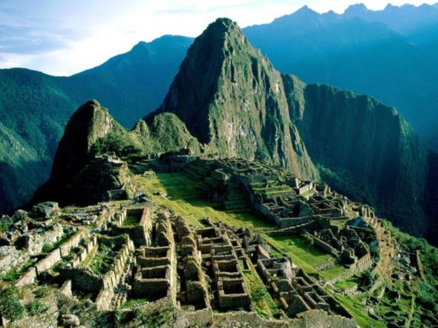 INCAS ABANDONAN MACHU PPICHU