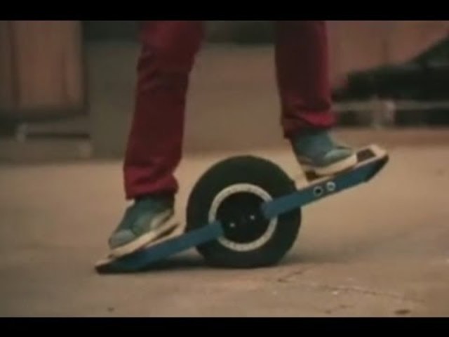 PATINETA CON UNA RUEDA Y MOTOR ELECTRICO