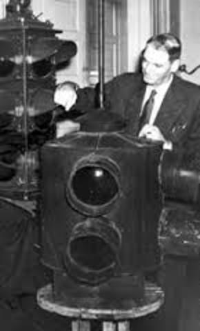 First electric traffic light installed