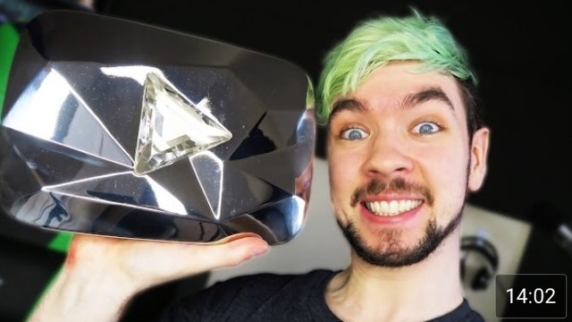 Diamond play button
