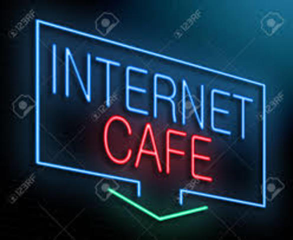 Iba a café internet para hacer tareas