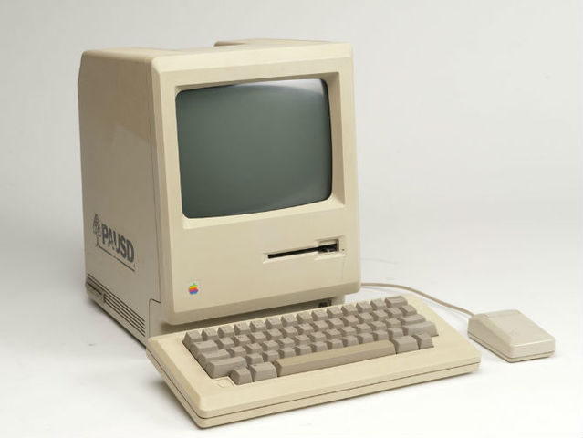 Modelo de computadora: IBM 650El centro de cálculo electrónico (CCE)