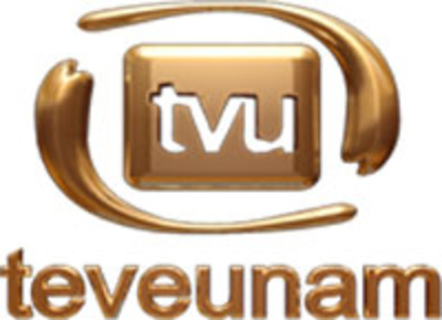 La UNAM  produce sus primeros programas educativos y culturales.