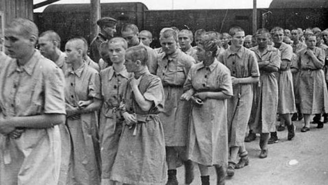 Comienza el traslado de mujeres a Auschwitz ll.