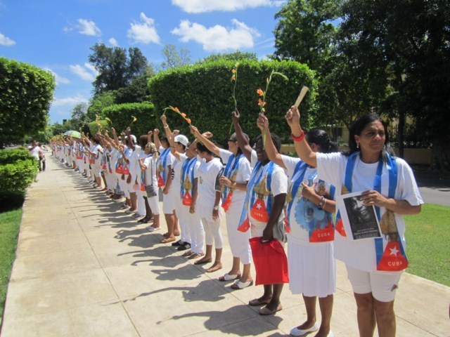 In Cuba, authorities arrest members of the protest group Ladies in White