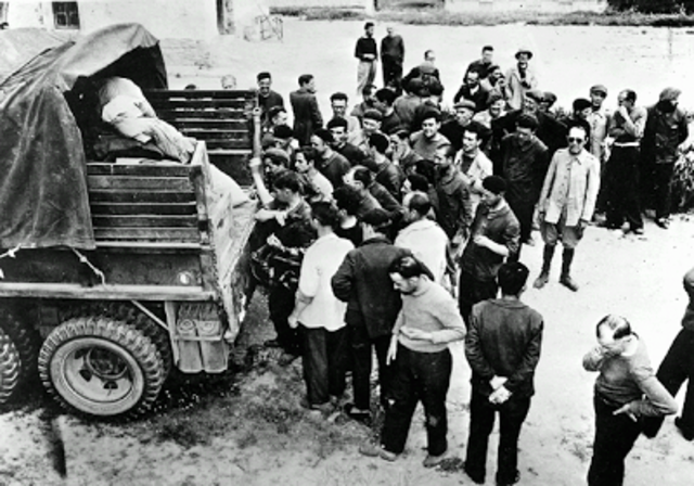 Refugiados huyen de Polonia