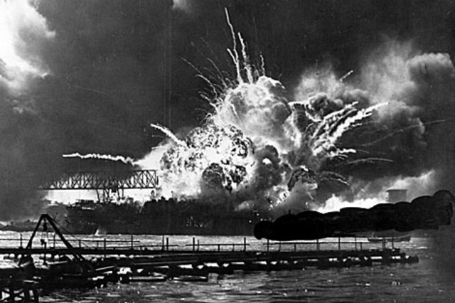 Ataque a Pearl Harbor y declaración de guerra