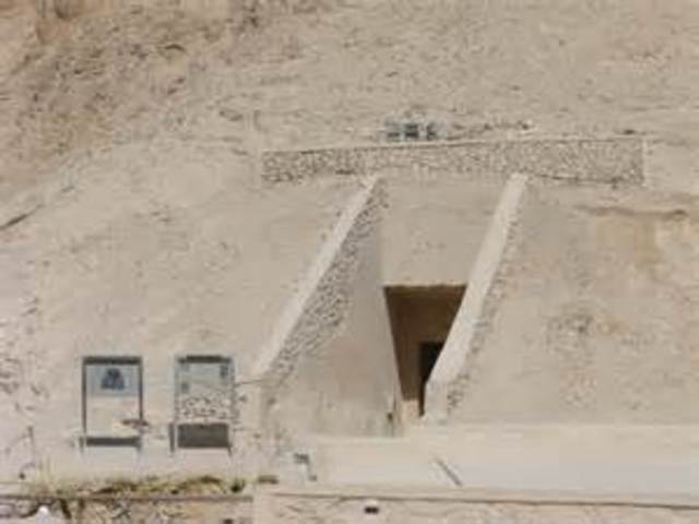 Napoleon's Expedition Drew Plans And Maps Of The Know Tombs