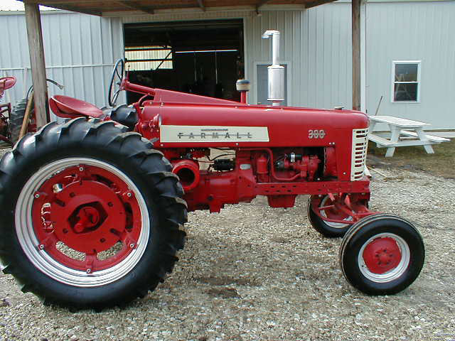 Farmall 100's Series