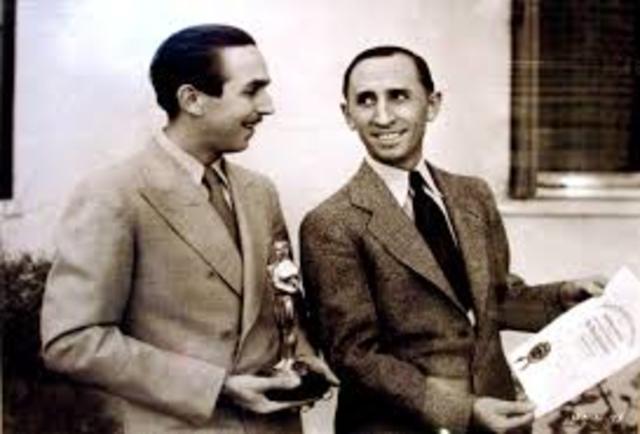 Walt Disney Opens new studio