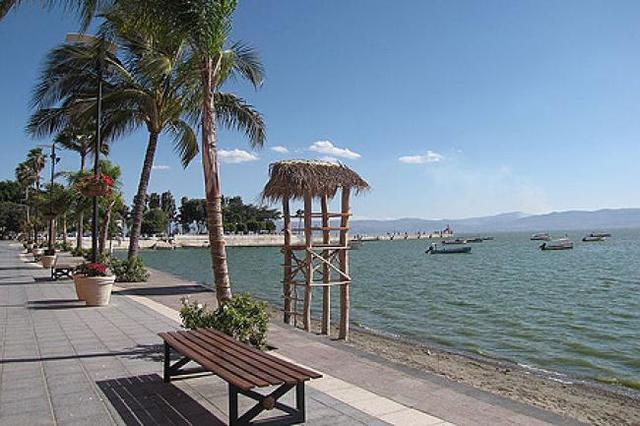 8,962 concesiones de ribera del lago