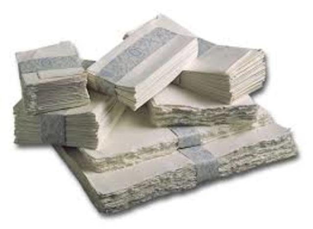 105 A.C surgió el papel