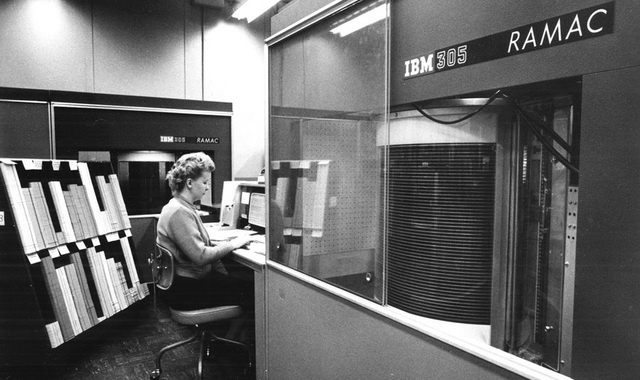 IBM 350 - The First Hard Drive