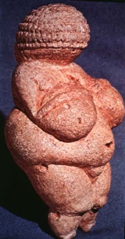 Women of Willendorf. Limestone, height 4 3/8" (11.1) Naturhistorisches MUSEUM, Viennnaca