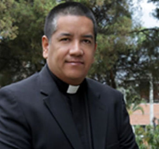 PADRE HUBERTO GIL