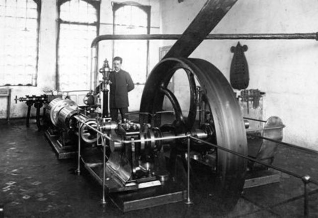 Primeres fàbriques amb màquina de vapor