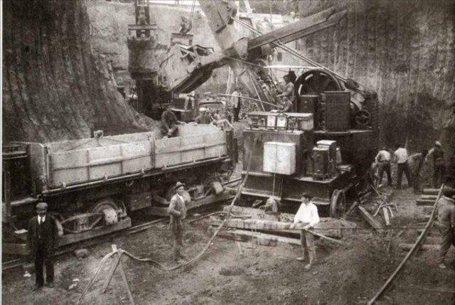 Inicio de  la contruccion de subte