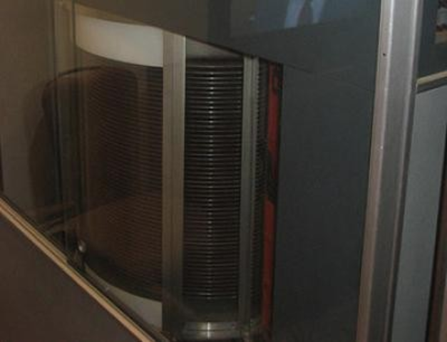 SISTEMA EN DISCO DE ALMACENAMIENTO EN DISCOS COMERCIALIZADO