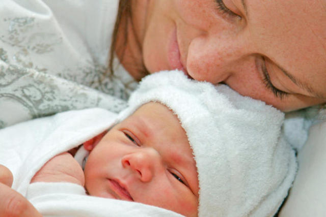 Desde los primeros días de vida los bebés prefieren la voz humana que cualquier otro sonido.