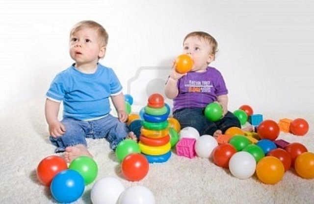 13 meses aprenden el nombre de nuevos objetos.