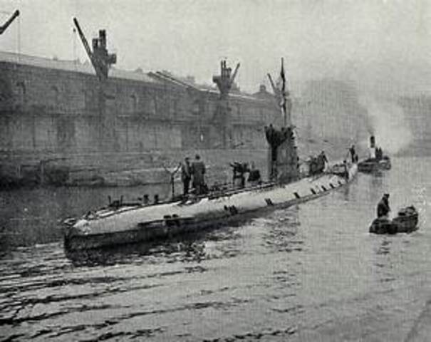 The first Submarines