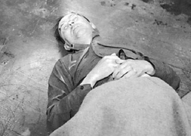 Tropas norteamericanas detienen a Heinrich Himmler que se suicida 2 días después.