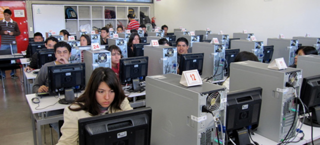 Se crea la Licenciatura en Informática.