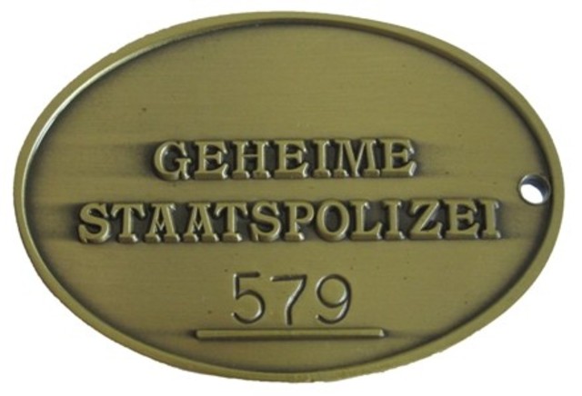 Se forma la Gestapo (Geheime Staatpolizei, Policía Secreta del Estado)