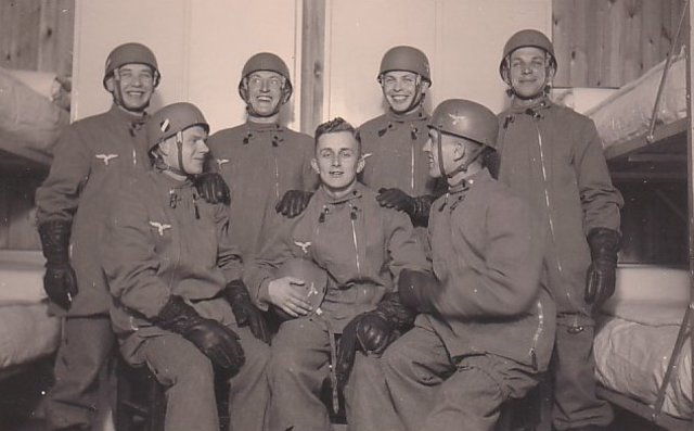 Comienzo de la gran invasión del ejército alemán a Holanda que tiene unos 140.000 judíos, Bélgica con 65.000, Luxemburgo con 3.500 y Francia con 350.000.