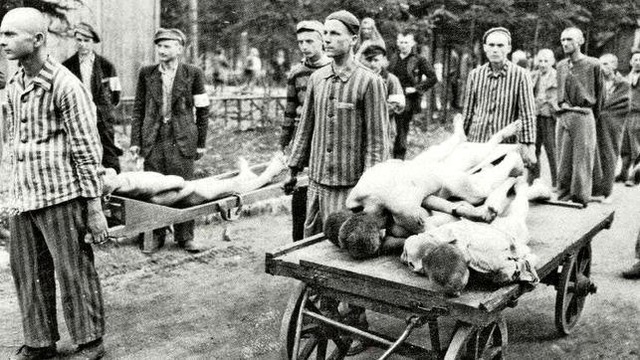 Llega al campo de concentración de Mauthausen (Austria) el primer convoy con 392 prisioneros republicanos españoles.