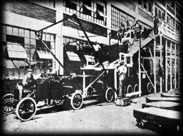 Primera fàbrica de cotxes en sèrie