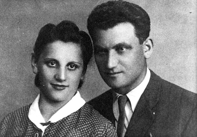 Tuvia Bielsky crea la primera base de guerrilleros en los bosques de Nailibocki, en Rusia blanca Occidental.