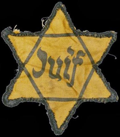 Se decreta el uso de la "estrella judía" en Francia y Holanda, ocupadas por los nazis.