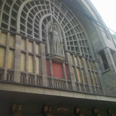 Primer incidente iglesia