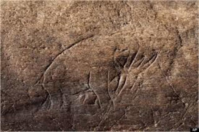 Bone carvings keep track of phases of Moon