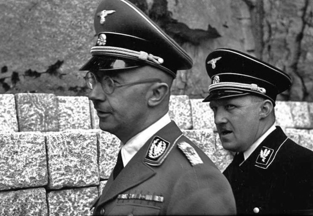 Sentencia en el primer proceso de Mauthausen en Dachau (Alemania); el Gauleiter (gobernador) August Eigruber, el médico Eduard Krebsbach y otros, hasta un total de 58 son condenados a morir en la horca. Los 3 restantes, a Cadena Perpetua.