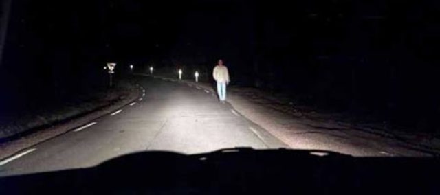 Noviembre, carro negro